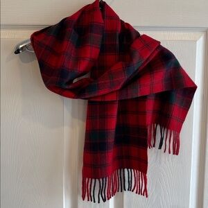 NWOT Lochmere 100% cashmere luxurious plaid scarf. Made in Scotland.